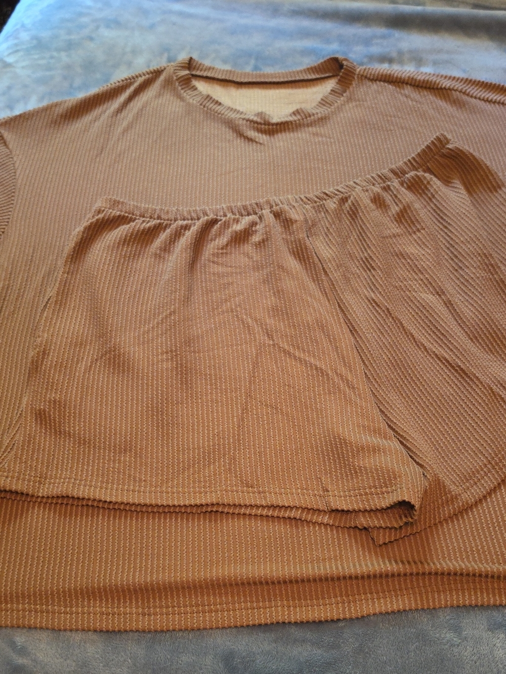 Women’s Ribbed Knit Short Sleeve Top Set in Tan